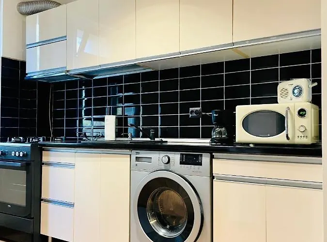 Thias -parter, Langa Spitalul Marie Curie *