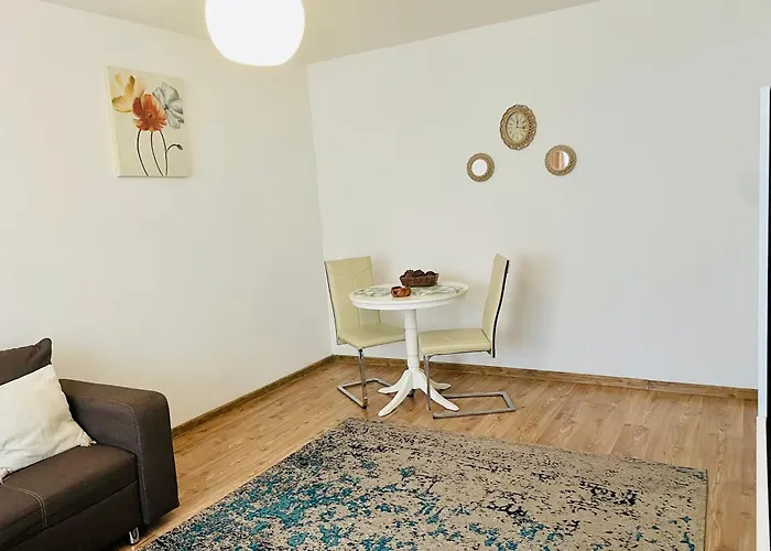 Thias -parter, Langa Spitalul Marie Curie 부쿠레슈티